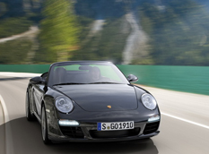 Porsche готовится к премьере 911 Black Edition