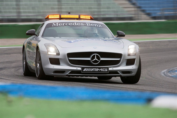 Mercedes-Benz SLS AMG - автомобиль безопасности 