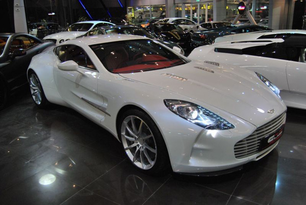 Дубайский Aston Martin One-77