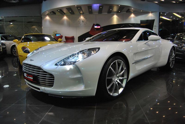 Дубайский Aston Martin One-77