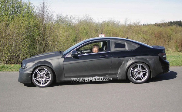 Mercedes-Benz C63 AMG Coupe Black Series 2012