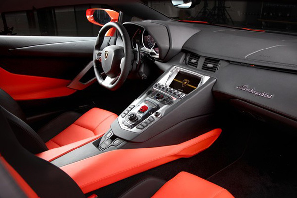 Первые сведения о Lamborghini Aventador Spyder