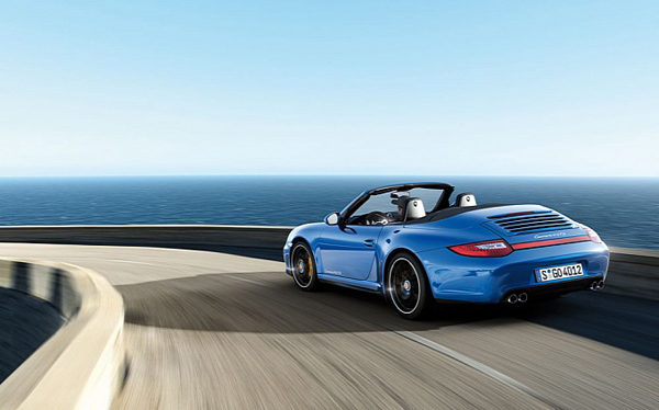 Porsche представил 911 Carrera 4 GTS