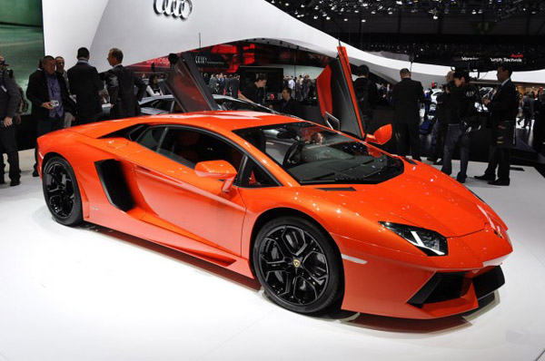 Lamborghini готовит новый Aventador LP 800-4 SV