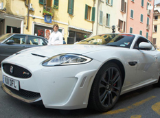 Эксклюзивный Jaguar XKR-S в белом цвете