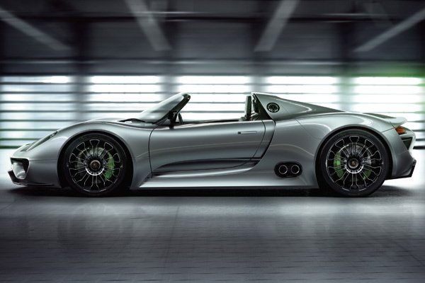 Porsche 918 Spyder нашел своих владельцев