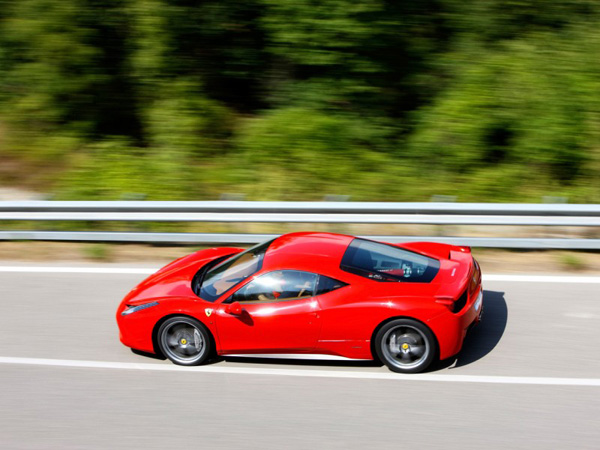 Двигатель Ferrari 458 Italia - лучший мотор 2011 года 