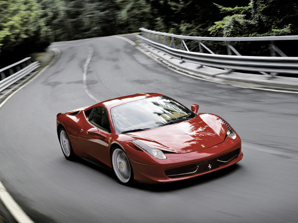 Двигатель Ferrari 458 Italia - лучший мотор 2011 года 