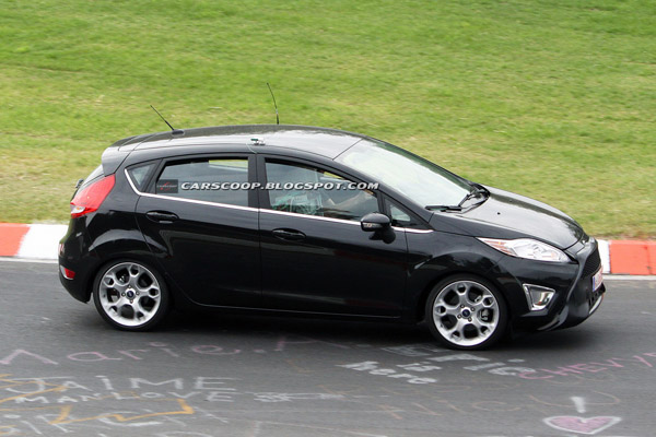 Новый Ford Fiesta ST замечен во время теста