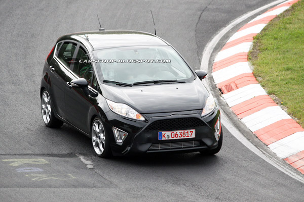 Новый Ford Fiesta ST замечен во время теста