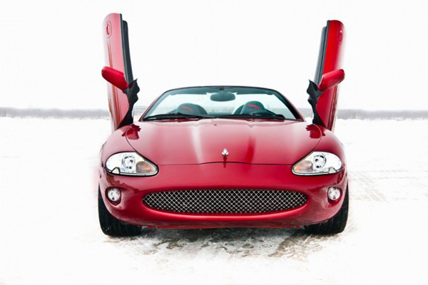 Status Design доработал Jaguar XK8 Convertible