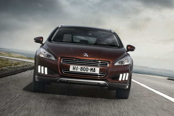 Гибрид Peugeot 508 RXH - официальные данные  