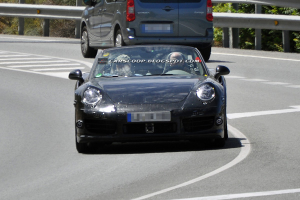 Porsche 911 Turbo S Convertible - шпионские фото