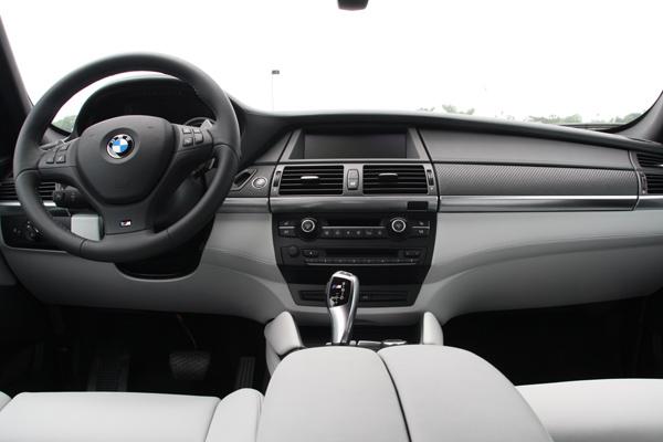 BMW привезет во Франкфурт новый пакет для X6 M