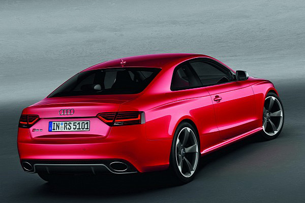 Audi представил обновленный RS5 2012