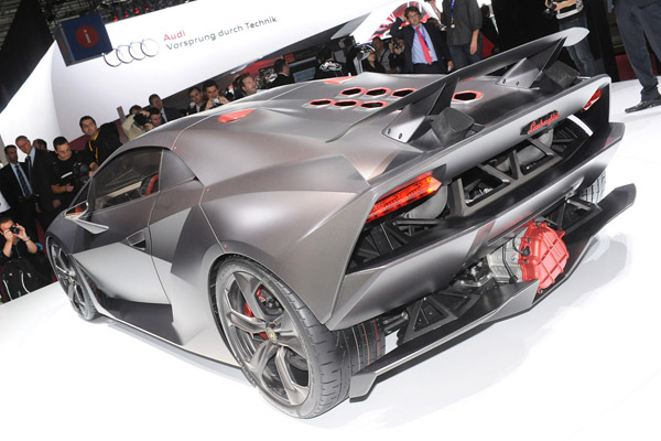 Lamborghini Sesto Elemento пойдет в мелкую серию