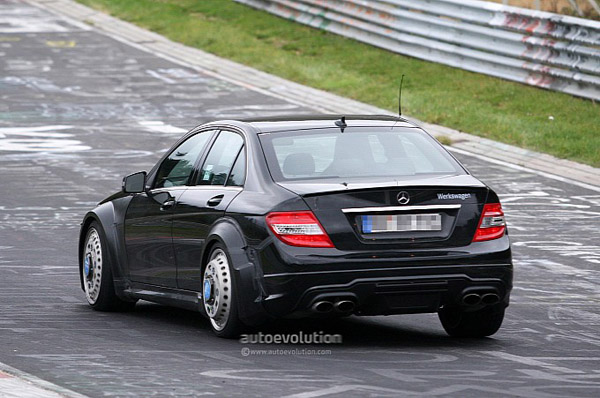 Mercedes C63 AMG Black Series станет седаном