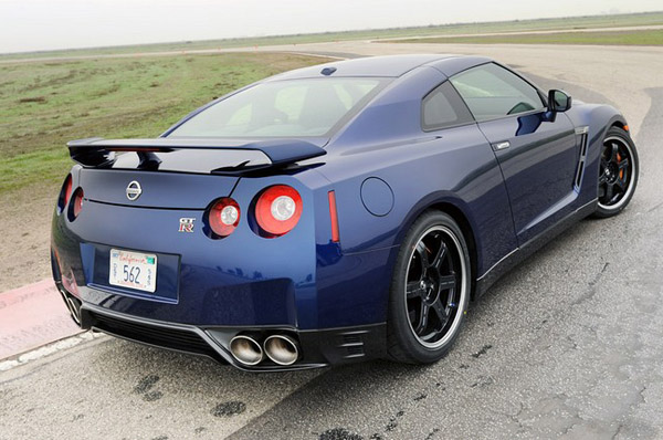 Nissan представил обновленную версию GT-R