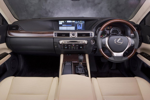 Lexus представил начальный седан GS 250