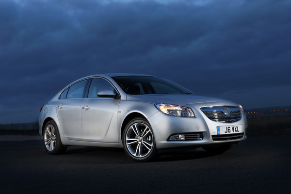 Vauxhall Insignia BiTurbo - новинка для Британии 