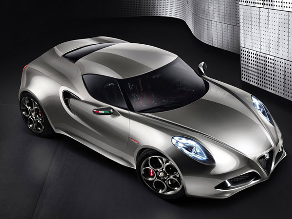 Alfa Romeo 4C появится в 2013-м году