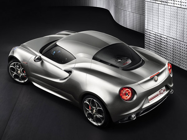 Alfa Romeo 4C появится в 2013-м году