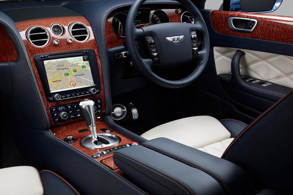 Bentley готовит новый Continental Flying Spur 2013