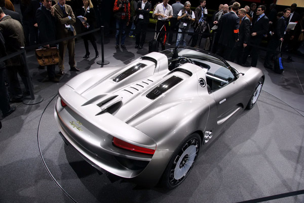 Новые данные о Porsche 918 Spyder Hybrid