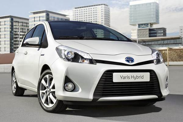 Toyota опубликовала первые фото Yaris Hybrid