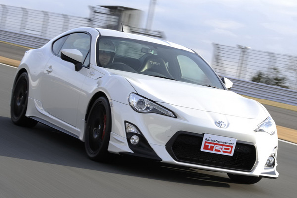 Toyota 86 обзавелась спортивным пакетом от TRD