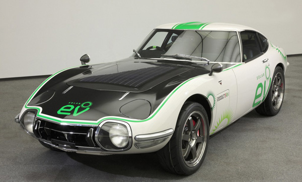 На выставке в Токио показали Toyota 2000GT SEV  