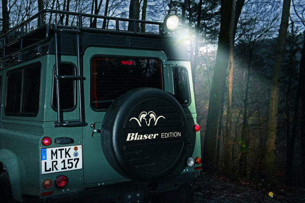 Land Rover представил Defender Blaser Edition