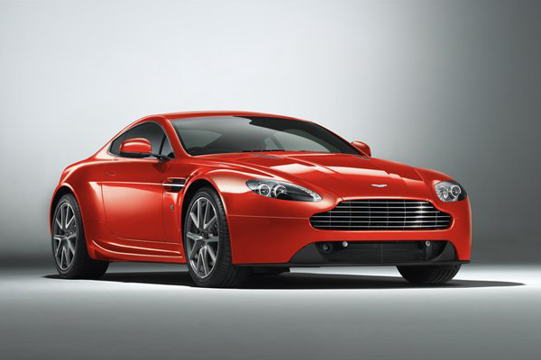 Aston Martin обновил V8 Vantage на 2012 год