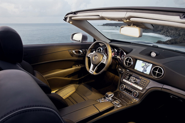 Mercedes полностью рассекретил SL63 AMG 2013