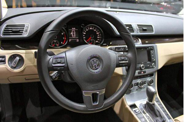 Названы цены на Volkswagen CC 2013