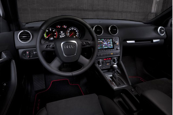 Audi будет год тестировать A3 E-Tron