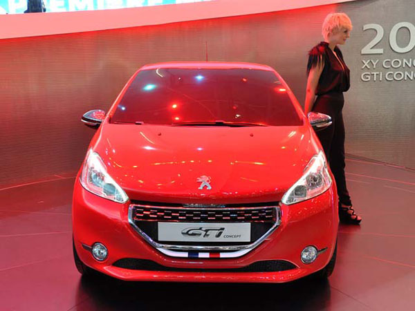 Три версии Peugeot 208 представлены в Женеве