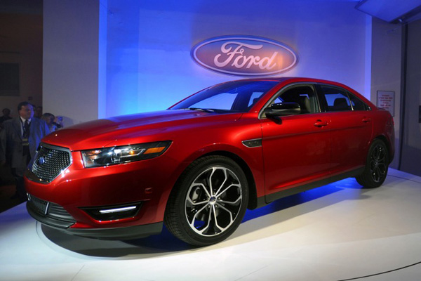 Ford поднял цену на Taurus 2013
