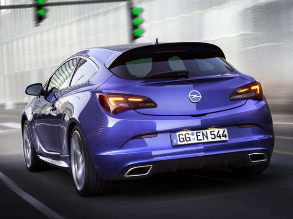 Opel объявил цену «горячей» Astra OPC 2013 