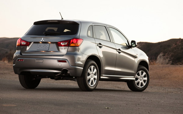 Mitsubishi Outlander Sport 2012 отличился