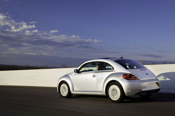 Обновленный Volkswagen Beetle 2013 появится летом