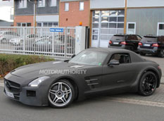 Появились фото Mercedes SLS AMG Black Series