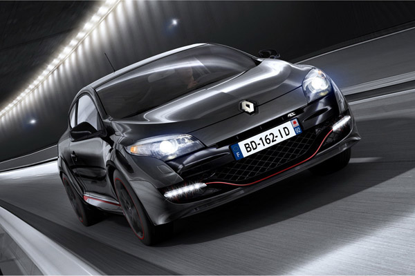 Названы российские цены на Renault Megane RS