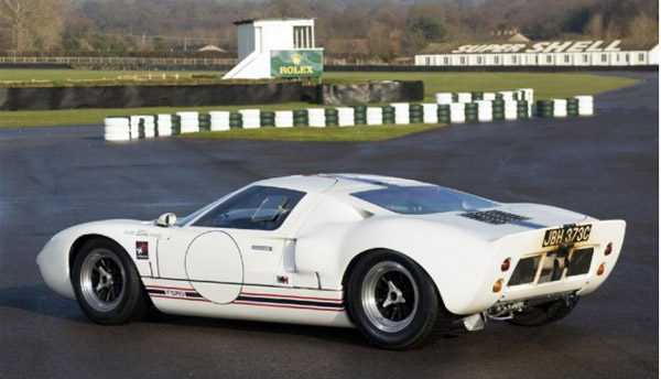 Легендарный Ford GT 40 выставлен на продажу