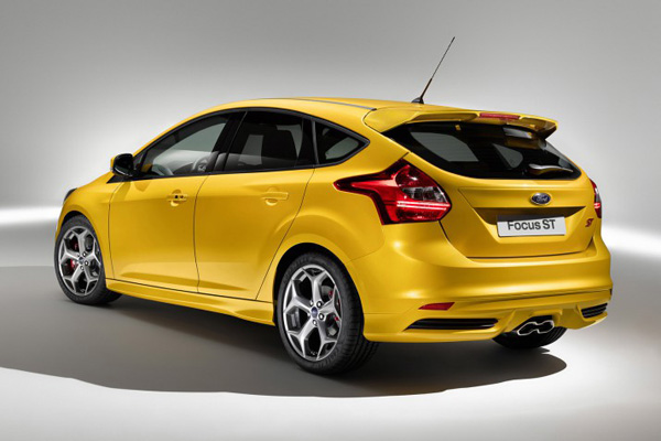 Ford назвал рублевые цены на Focus ST