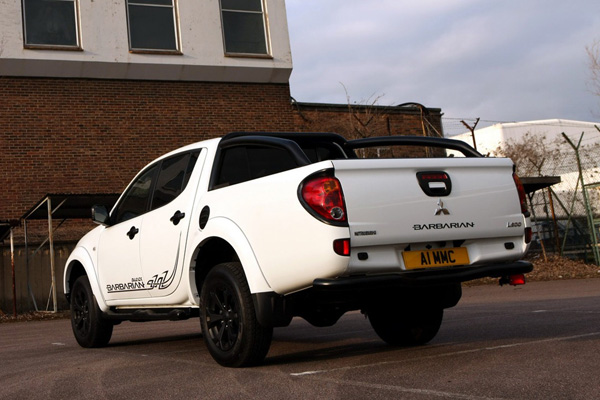 Mitsubishi L200 Barbarian Black Special Edition