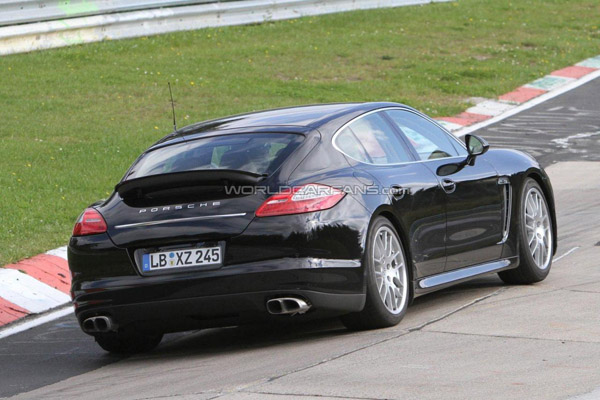 Для Porsche Panamera 2014 готовят два новых мотора