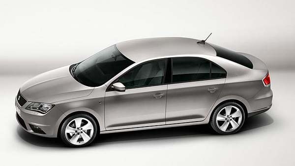 Первые изображения нового Seat Toledo