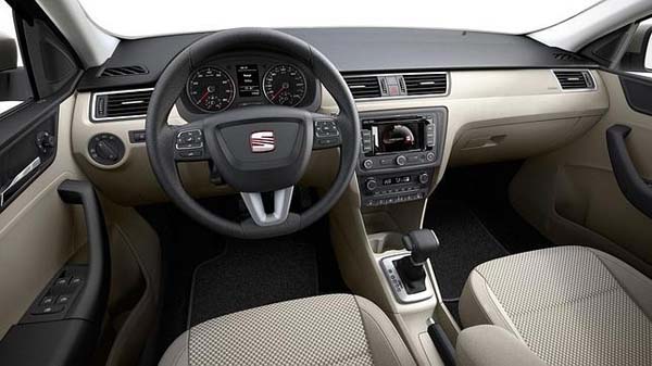 Первые изображения нового Seat Toledo