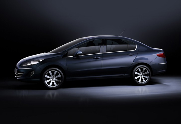 Объявлены российские цены на Peugeot 408